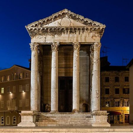 Central Augustus App Пула Экстерьер фото